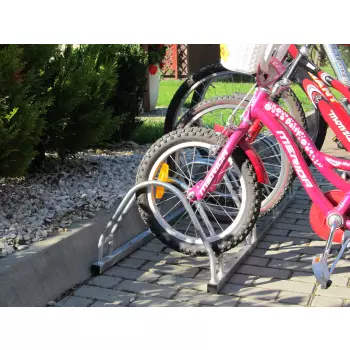 Stojak-na-rowery-Redon-ocynkowany